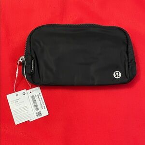 lululemon- Everywhere Belt/Crossbody Bag